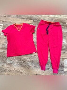 Figs Hot Pink Scrub Set with Orange Trim and Navy Drawstring